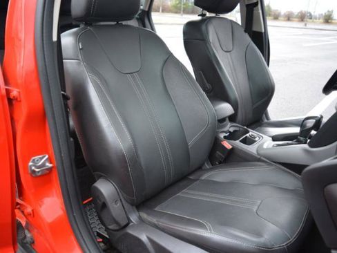 Used 2014 Ford Focus SE w/ Equipment Group 201A image 16