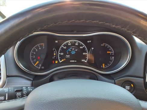 Used 2022 Jeep Grand Cherokee Limited image 18