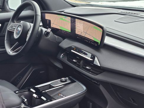 Certified 2025 Buick Enclave Preferred image 9