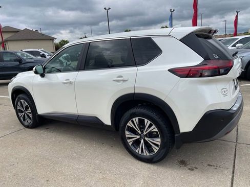 Used 2023 Nissan Rogue SV AWD/4WD image 4