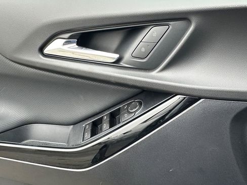 New 2026 Chevrolet Equinox LT w/ Convenience Package II image 11