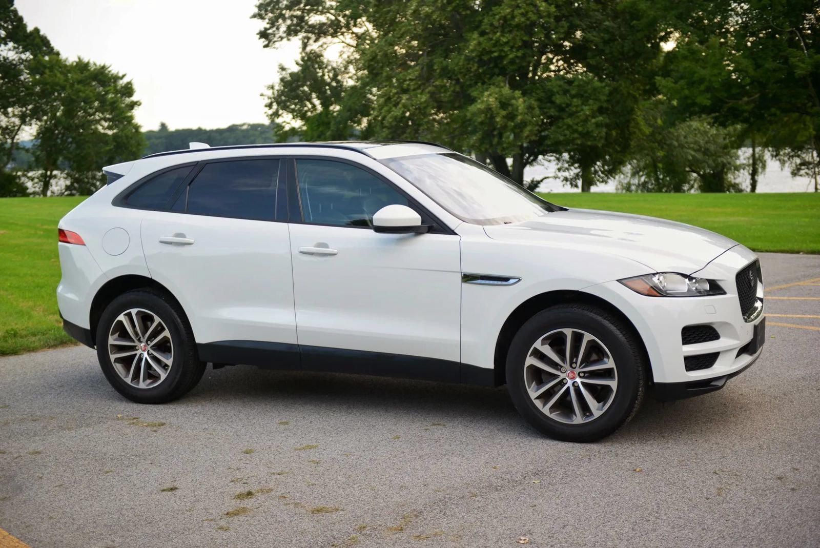 Used 2018 Jaguar F-PACE Premium AWD/4WD image 5