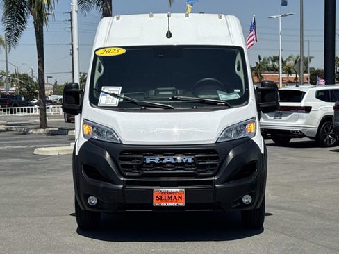 Used 2025 RAM ProMaster 2500 w/ Convenience Group FWD image 2