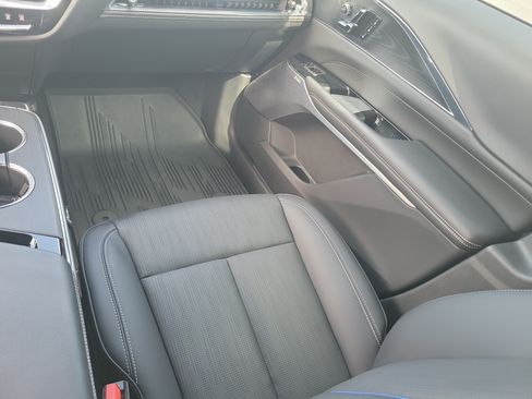 Used 2024 Cadillac Lyriq Sport RWD image 17