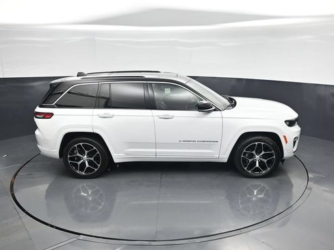 Used 2023 Jeep Grand Cherokee Summit AWD/4WD image 38