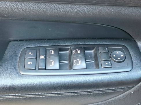 Used 2015 Jeep Grand Cherokee Altitude AWD/4WD image 28