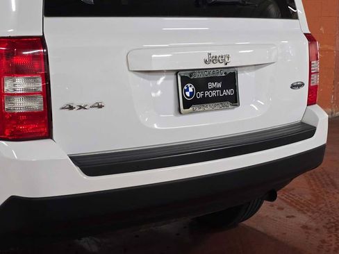 Used 2015 Jeep Patriot High Altitude AWD/4WD image 13