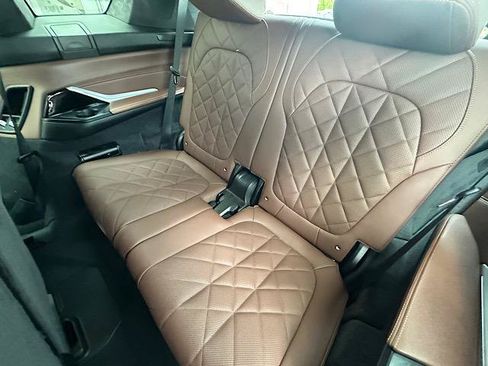 Certified 2025 BMW X7 xDrive40i w/ Executive Package AWD/4WD image 19