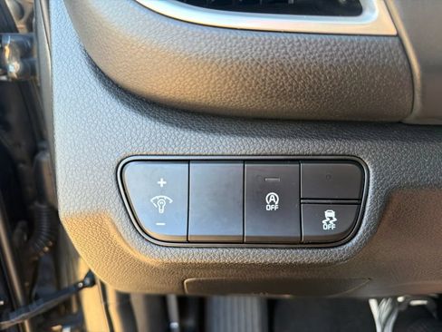 Used 2024 Kia Seltos EX AWD/4WD image 16