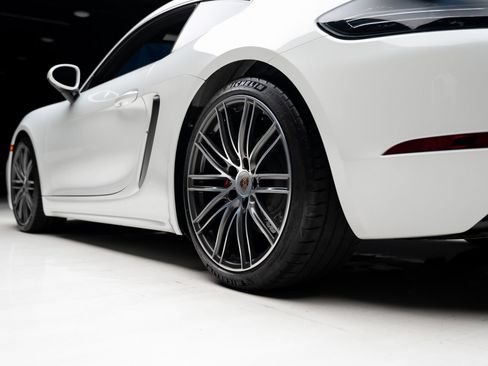 Used 2025 Porsche 718 Cayman GTS RWD image 71