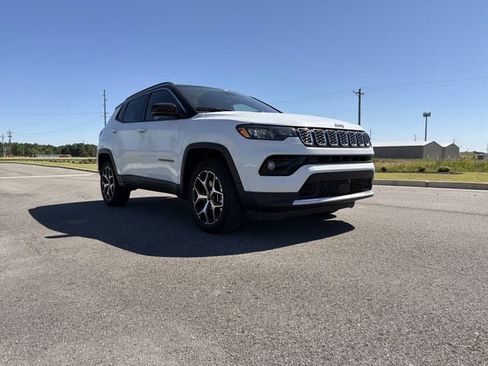 Used 2026 Jeep Compass Limited AWD/4WD image 7
