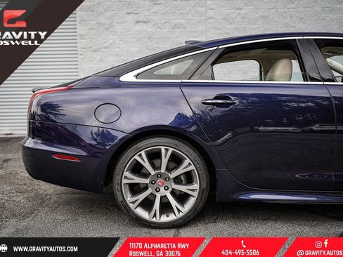 Used 2017 Jaguar XJ R-Sport image 16