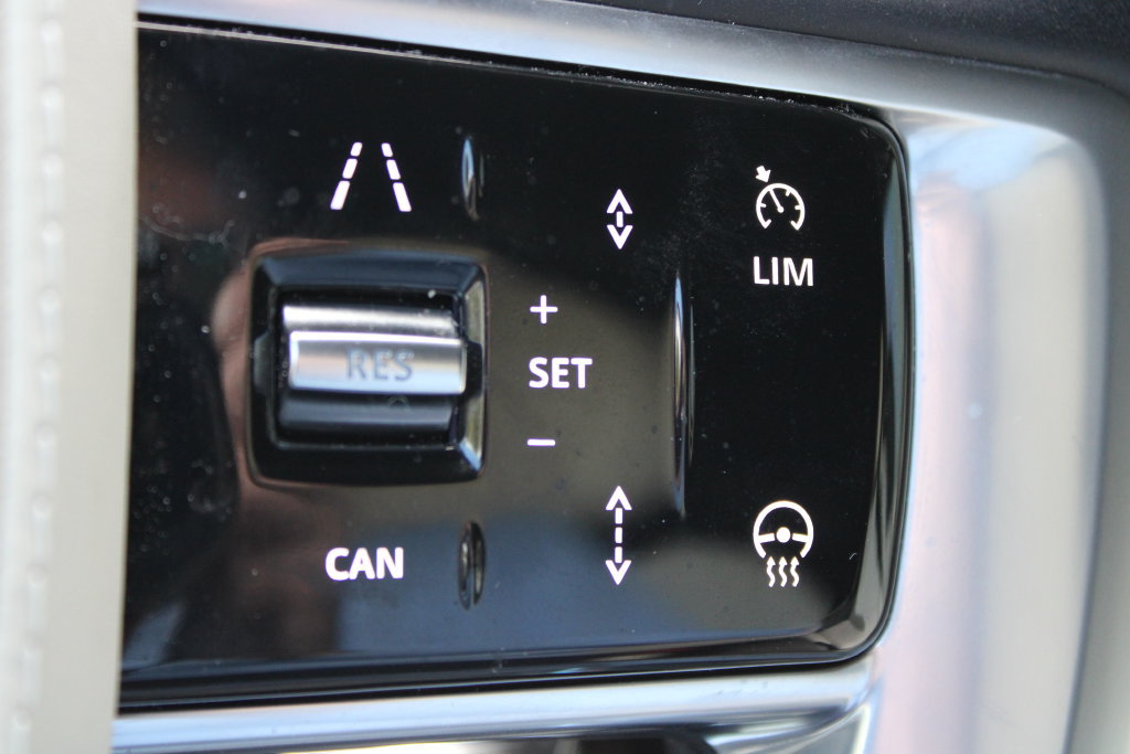 Used 2025 Land Rover Range Rover SE AWD/4WD image 23