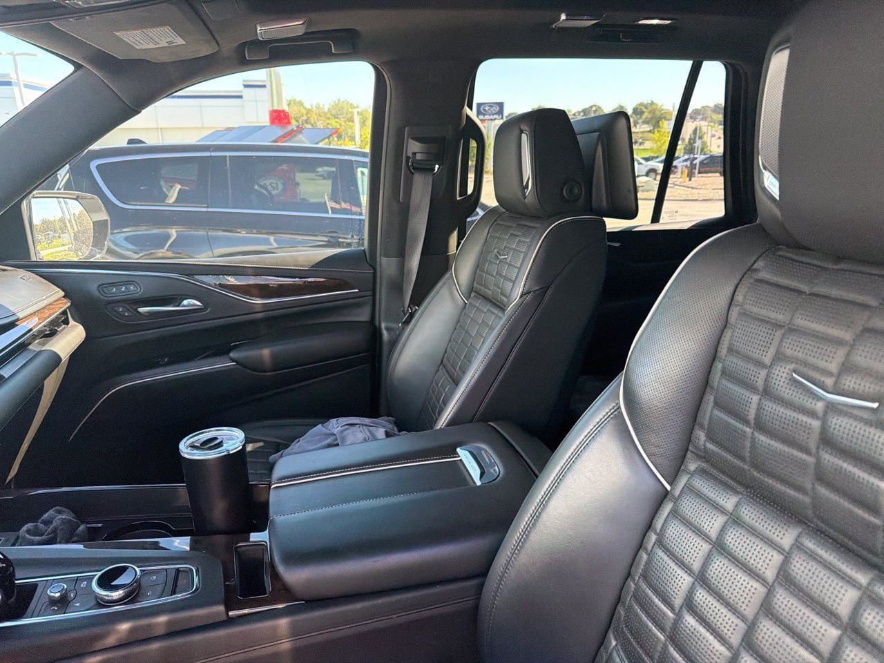 Used 2021 Cadillac Escalade Premium Luxury Platinum AWD/4WD image 3
