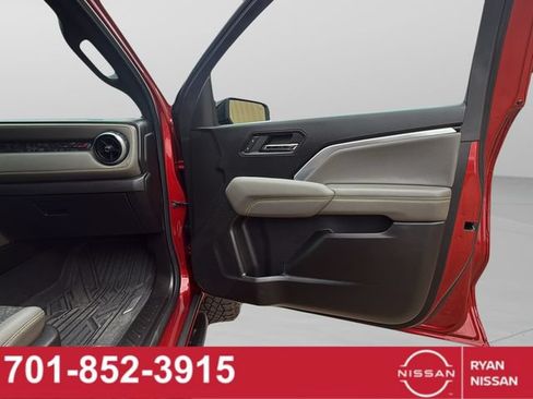 Used 2024 Chevrolet Colorado ZR2 w/ Technology Package AWD/4WD image 22