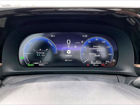 Used 2023 Toyota Crown Limited image 24