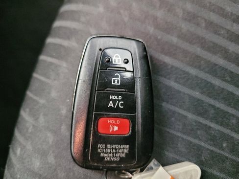 Used 2017 Toyota Prius Prime Plus w/ Carpet Mat Package FWD image 32