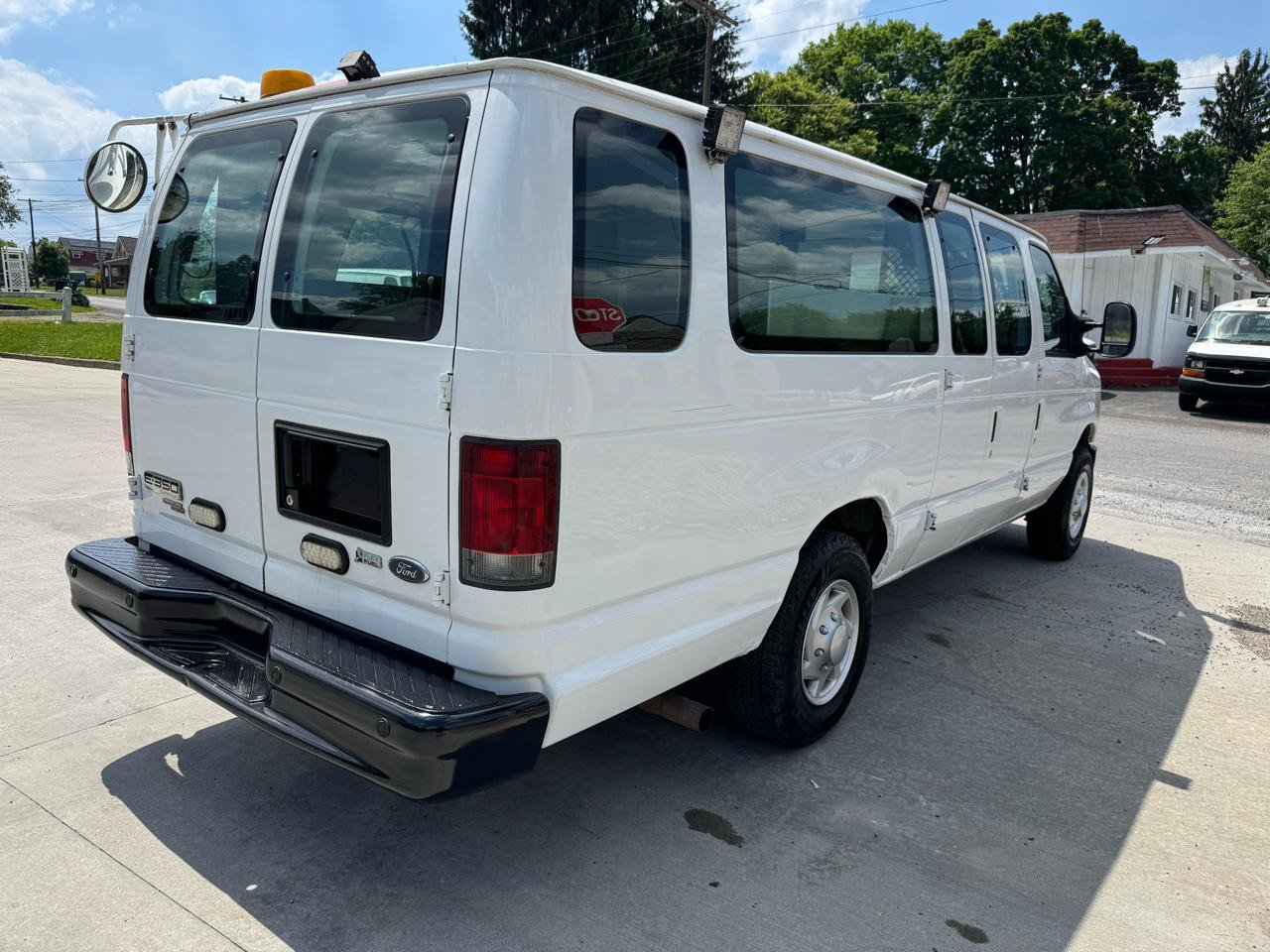 Used 2012 Ford E-350 and Econoline 350 Extended Super Duty w/ Insulation Pkg RWD image 6