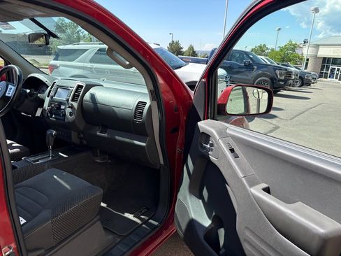 Used 2018 Nissan Frontier PRO-4X AWD/4WD image 28