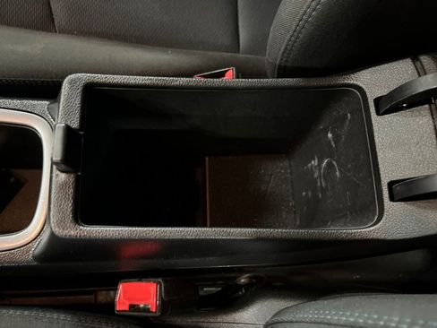 Used 2017 Chevrolet Cruze LT w/ Convenience Package image 26