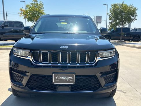 Used 2023 Jeep Grand Cherokee Laredo X AWD/4WD image 8