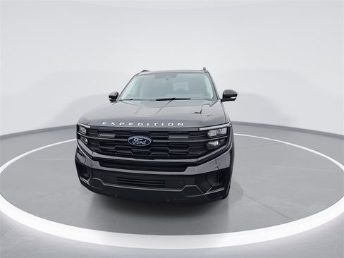 New 2025 Ford Expedition Active image 3
