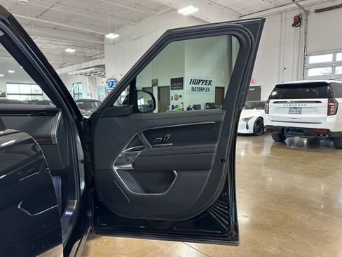 Used 2023 Land Rover Range Rover SE image 37