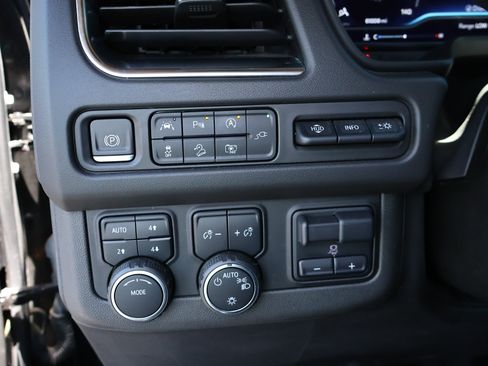 Used 2022 Chevrolet Tahoe High Country w/ Premium Package AWD/4WD image 15