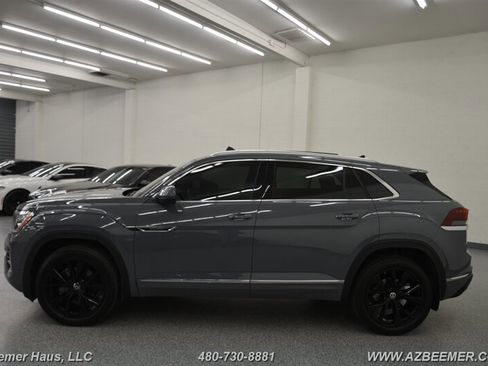 Used 2024 Volkswagen Atlas Cross Sport SEL Premium R-Line image 4