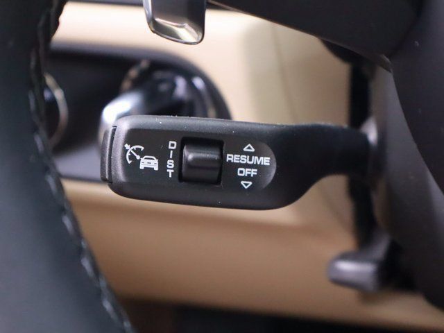 Used 2024 Porsche Macan AWD/4WD image 35