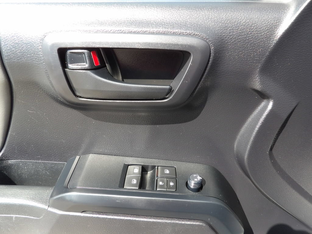 Used 2020 Toyota Tacoma SR RWD image 15