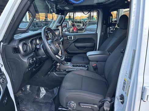 Used 2023 Jeep Wrangler Unlimited w/ Dual Top Group image 11