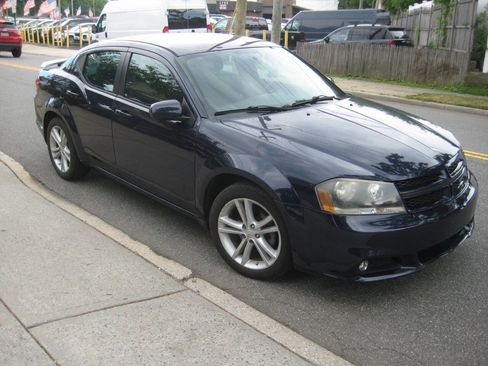 Used 2014 Dodge Avenger SXT w/ Rallye Appearance Group FWD image 3