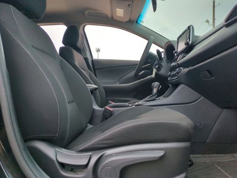 Used 2019 Hyundai Elantra GT image 12