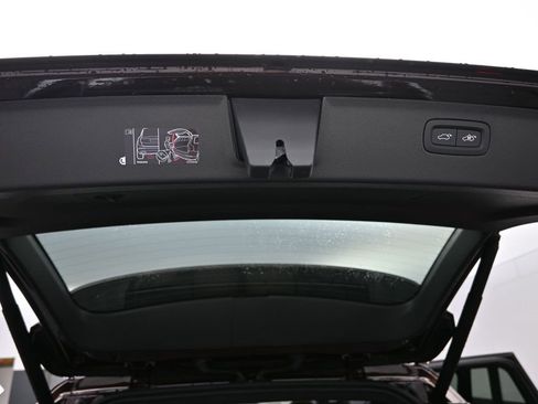 New 2025 Volvo XC90 T8 Core w/ Climate Package image 33