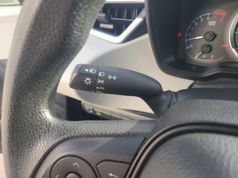 Used 2022 Toyota Corolla LE image 22