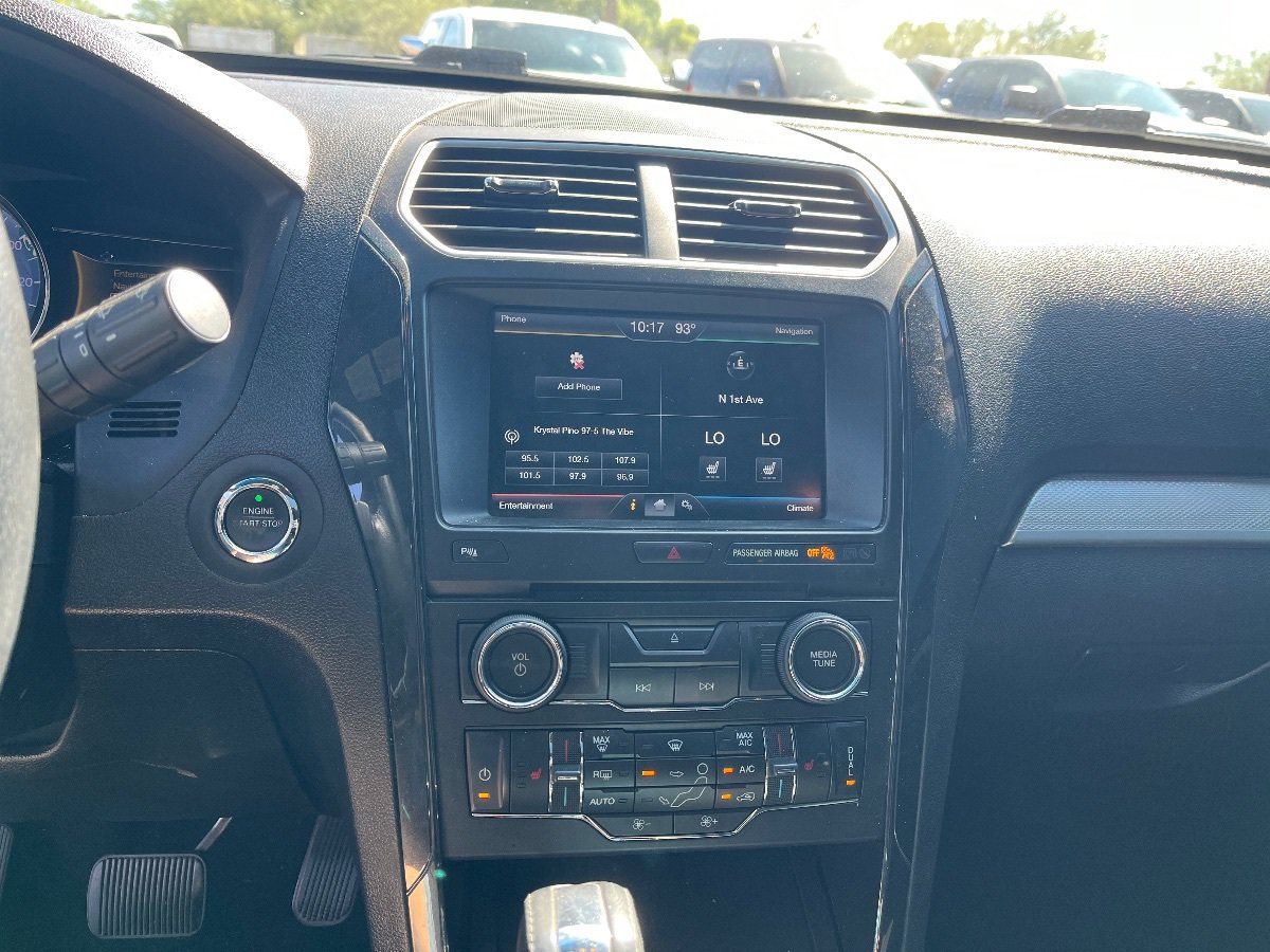 Used 2016 Ford Explorer XLT w/ Equipment Group 202A FWD image 9