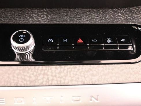 Used 2025 Ford Expedition Tremor image 22