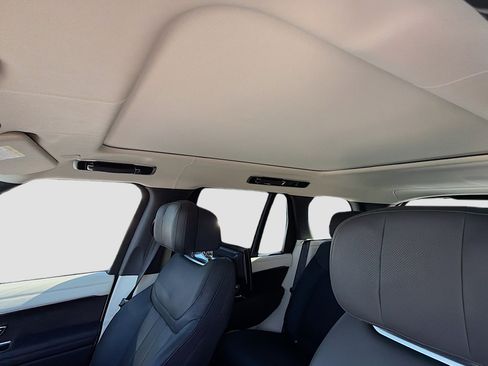 Used 2024 Land Rover Range Rover Autobiography image 27