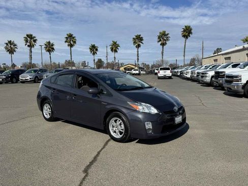 Used 2011 Toyota Prius Two image 2