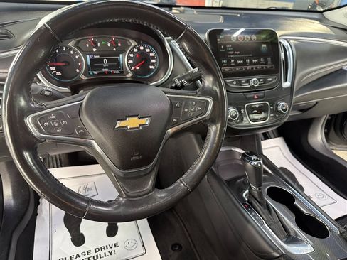Used 2018 Chevrolet Malibu LT w/ True North Edition FWD image 23