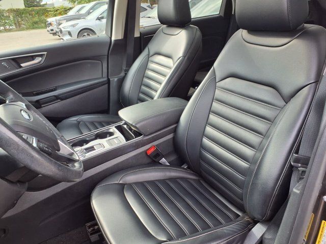 Certified 2020 Ford Edge SEL w/ Convenience Package AWD/4WD image 4