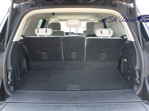 Used 2025 Ford Expedition Platinum w/ Driver's Package AWD/4WD image 10