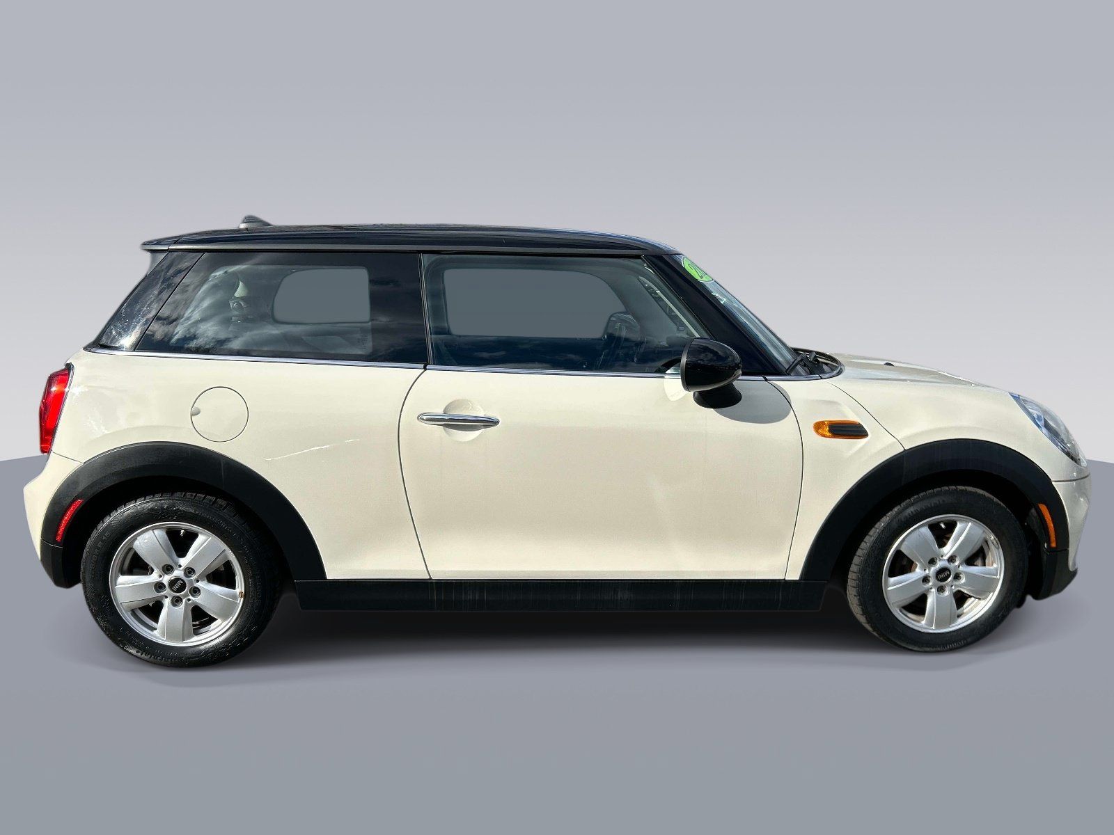 Used 2017 MINI Cooper 2-Door Hardtop FWD image 2