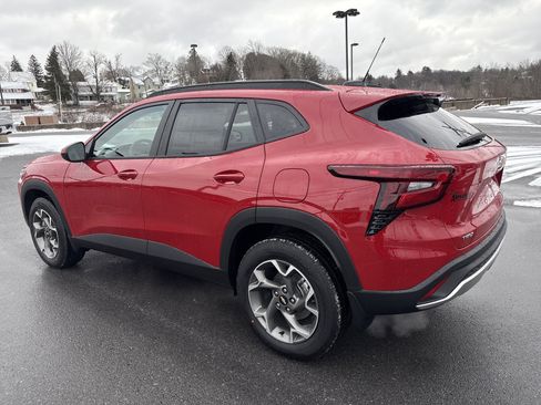 New 2026 Chevrolet Trax LT w/ Driver Confidence Package image 6