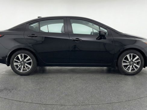 Used 2025 Nissan Versa SV image 8