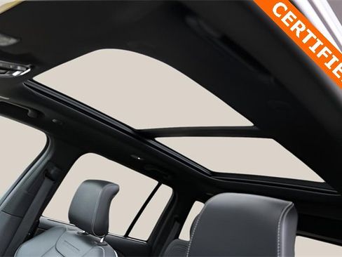 Used 2022 Jeep Grand Cherokee Overland w/ Adv Protech Group III image 11