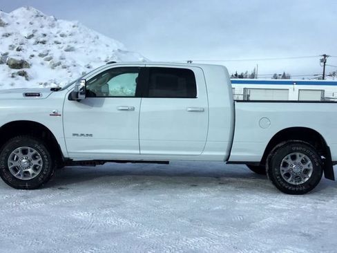 Used 2024 RAM 3500 Laramie w/ Towing Technology Group AWD/4WD image 5