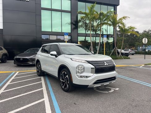 Used 2024 Mitsubishi Outlander FWD image 4