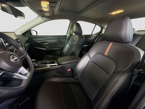 Used 2025 Nissan Sentra SR w/ SR Premium Package image 22